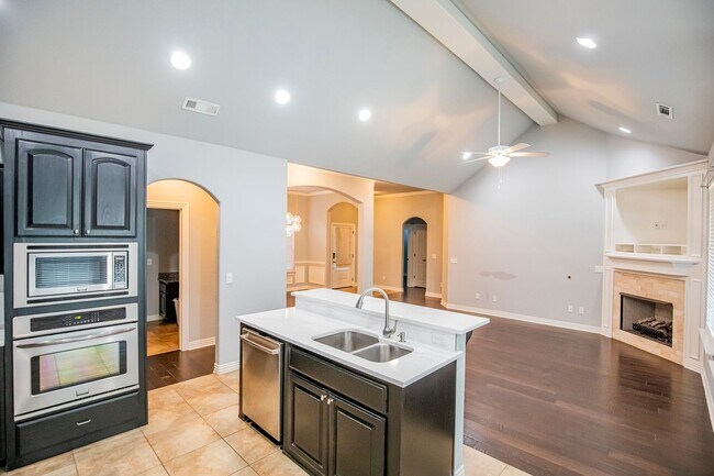 Building Photo - ***3103 SW Silverbark Road***