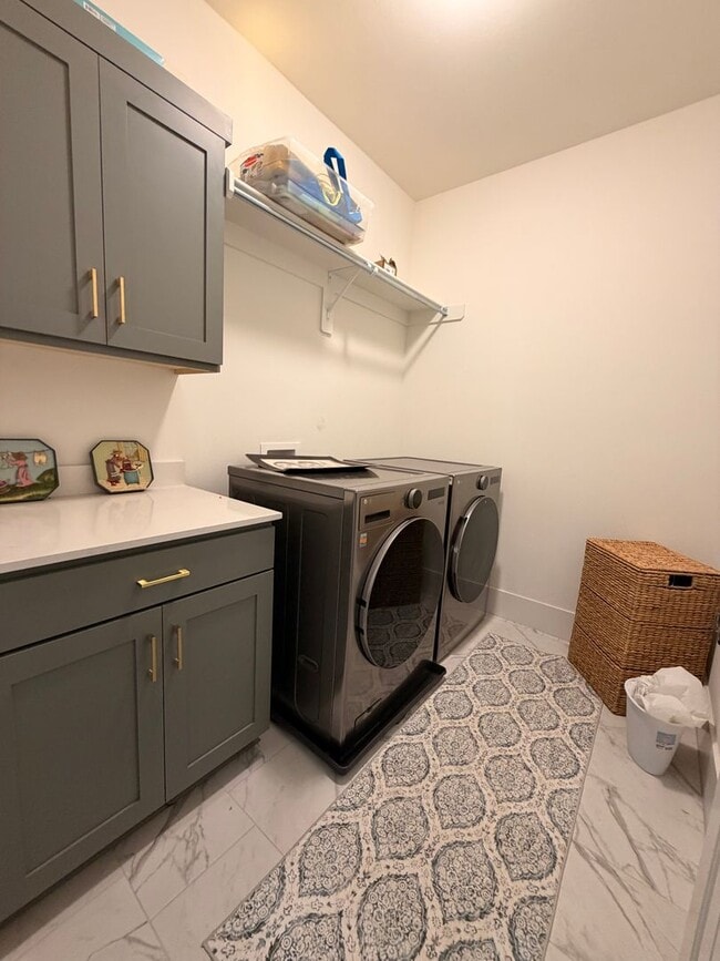 Building Photo - Spacious 5-Bedroom House in Cave Springs, AR