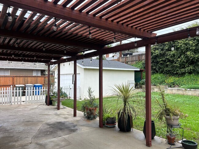 Building Photo - Spacious 4-Bedroom, 2-Bath Home in Desirable La Habra Location