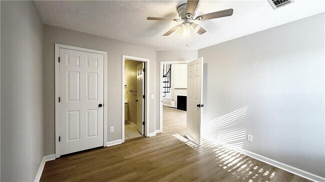 Building Photo - 2644 St Charles Ln NW