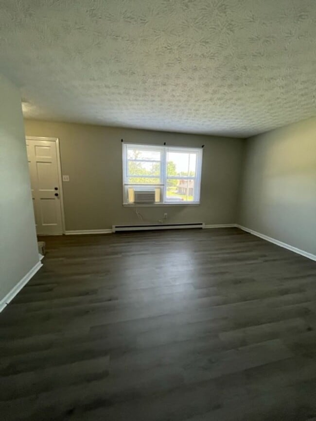 Building Photo - 314 Walters Ln