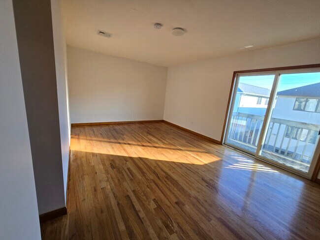 Building Photo - 91 Oliver St