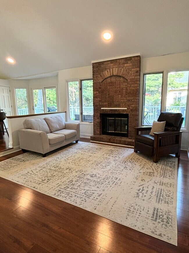 Building Photo - 6035 Whitegate Crossing