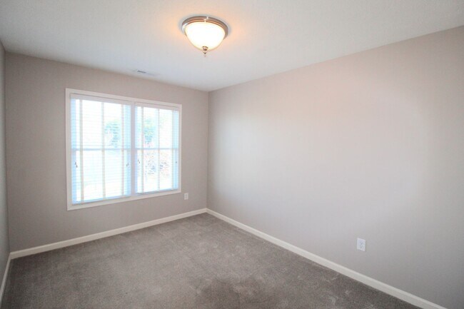 Building Photo - Upscale townhome  with attached garage for rent in the Townes at Bluestone!