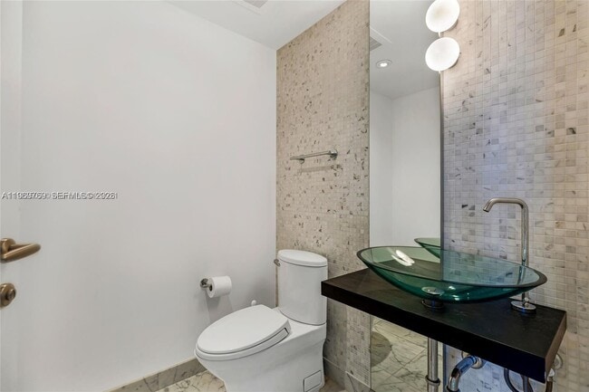 Building Photo - 200 Biscayne Blvd Way