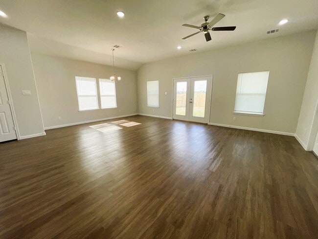 Building Photo - 1561 Rd 5728