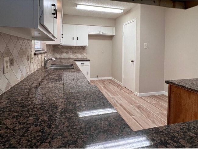 Building Photo - 3122 Windmill St