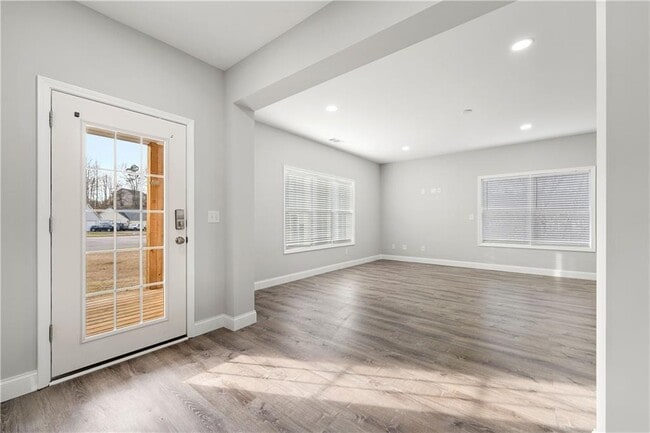 Building Photo - 450 Oliver Ridge Dr