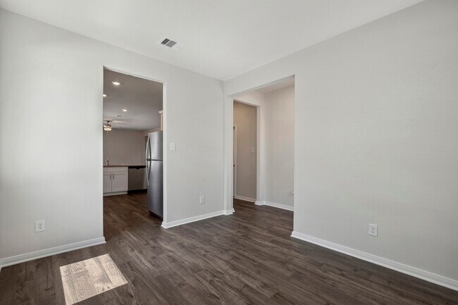 Building Photo - 10403 Red Cardinal Dr