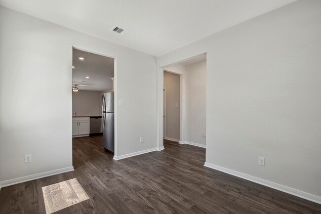 Building Photo - 15631 Plum Brk Dr