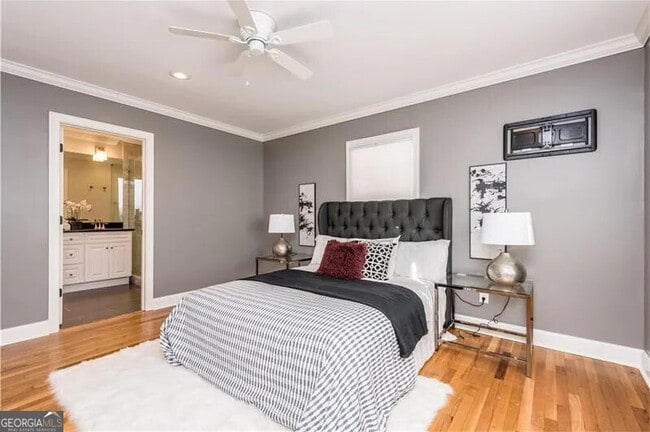 Building Photo - 311 Delmont Dr NE