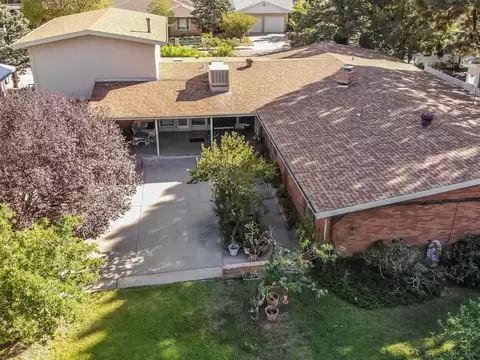 Building Photo - 713 Montclaire Dr NE