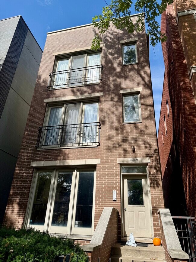 Primary Photo - 2416 W Thomas St