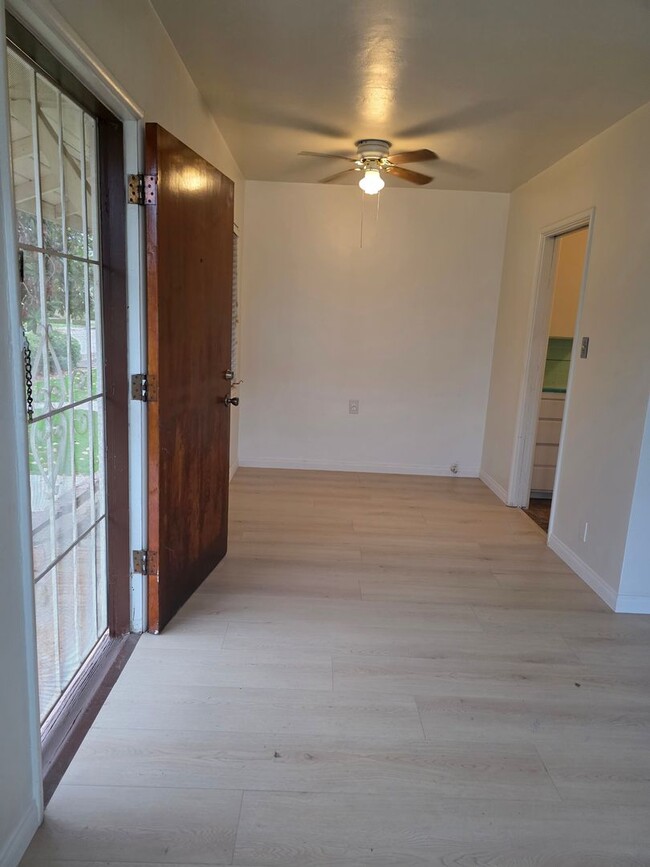 Building Photo - 2908 Sunset Ave