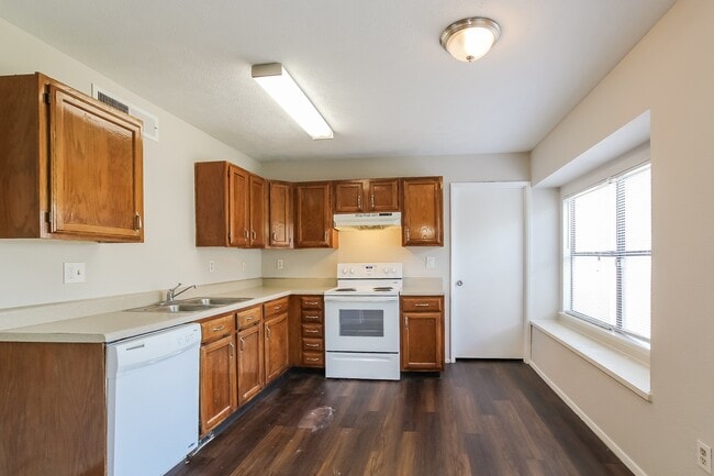 Building Photo - 22730 Millgate Dr