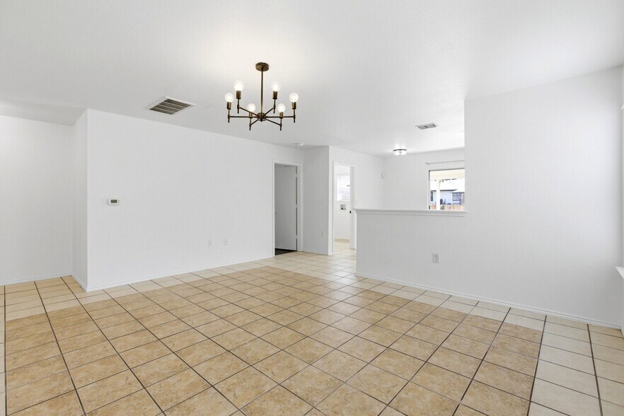 Building Photo - 6611 Walnut Valley Dr