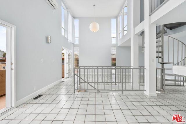 Building Photo - 114 Fleet St