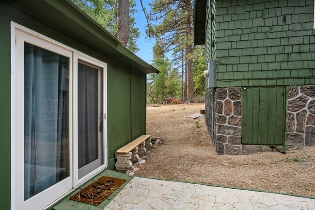 Building Photo - 2 Bd./1 Ba Main House w/ Studio + 3/4 Ba ADU Mountain Rental