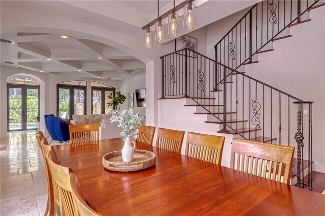 Building Photo - 1206 NE 1st St