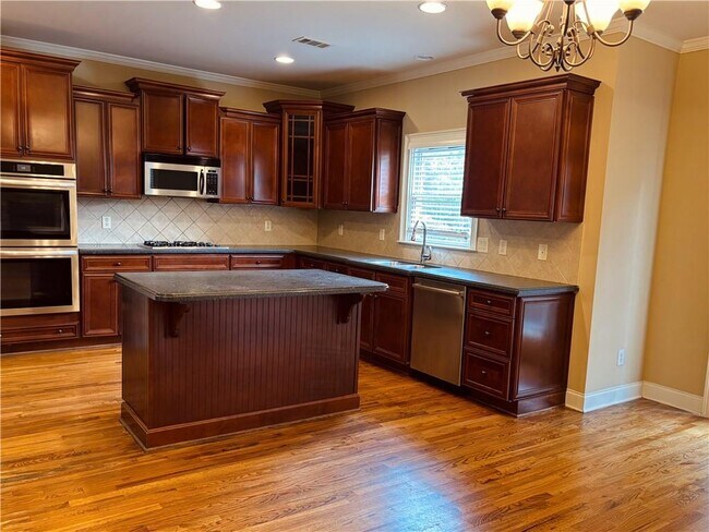 Building Photo - 3725 Spalding Park Dr NW