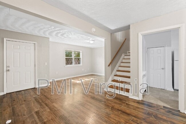 Building Photo - 909 E Liberty St