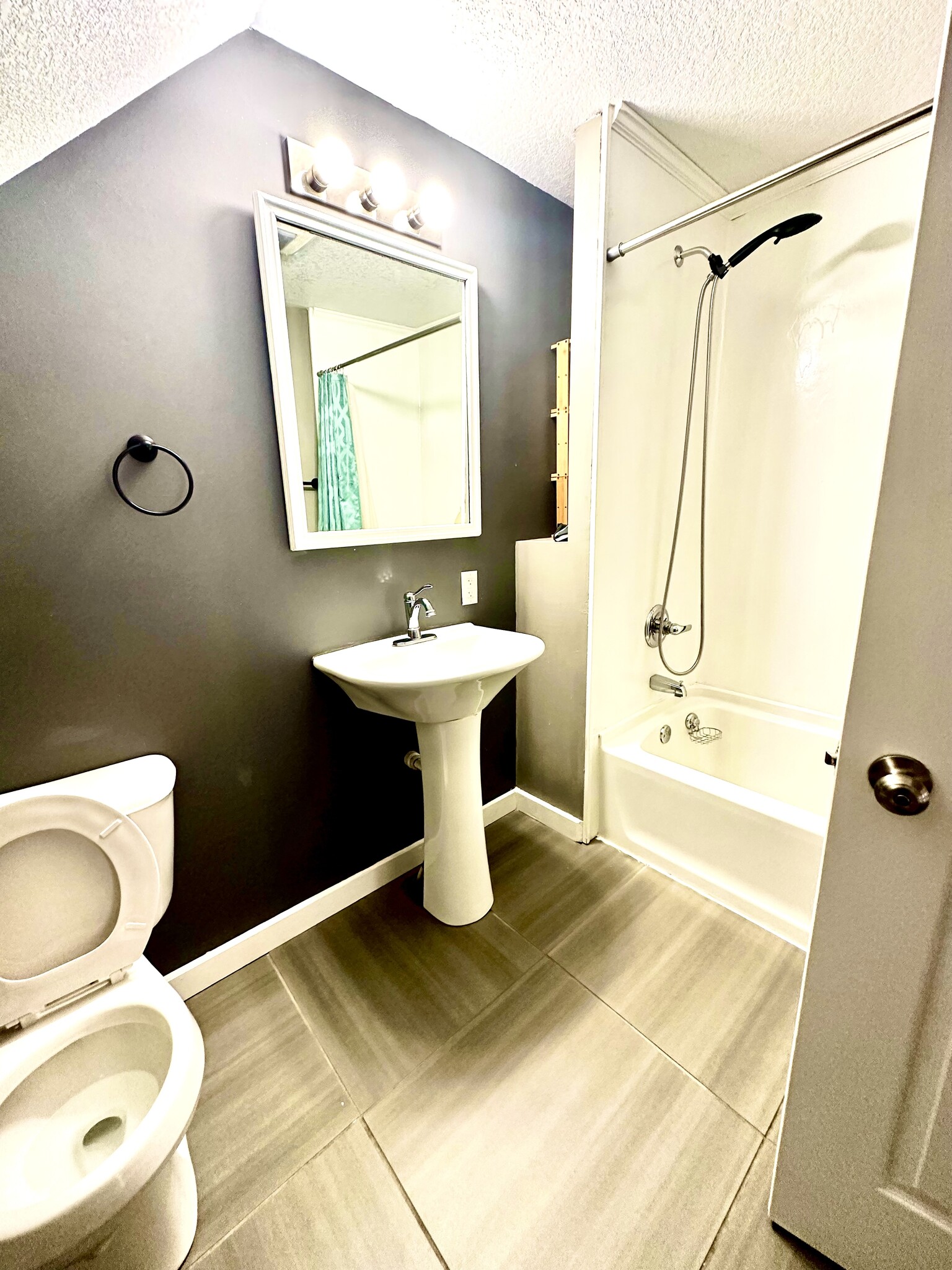 Building Photo - 1435 7th St