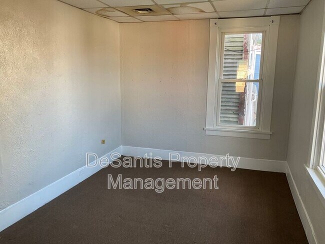 Building Photo - 508 Chestnut St