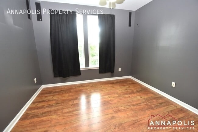 Building Photo - 1202 Chadwell Ct