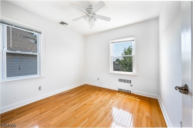 Building Photo - 85 Barrows Ave