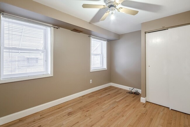 Building Photo - Three Bedroom South Philadelphia Home