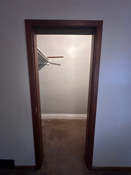 Building Photo - 629 Park Ave