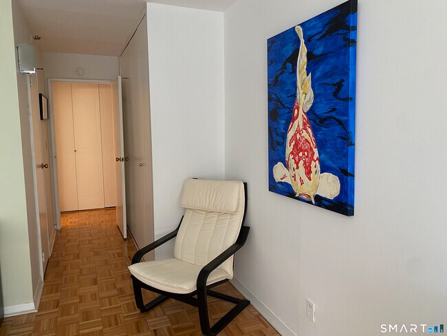 Building Photo - 143 Hoyt St