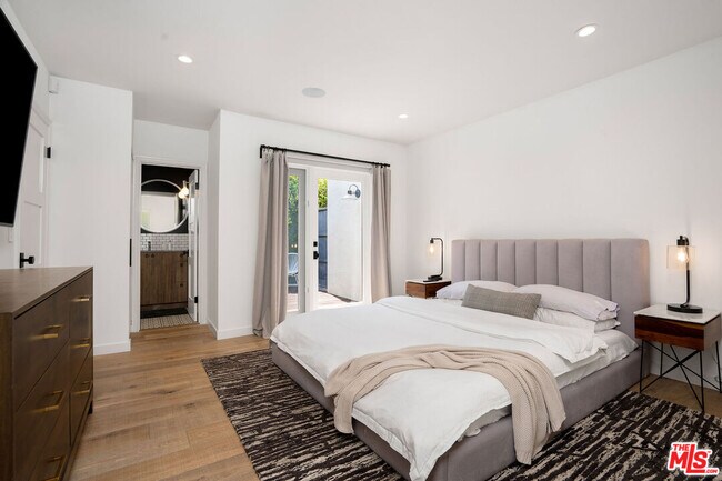 Building Photo - 321 Laurel Ave