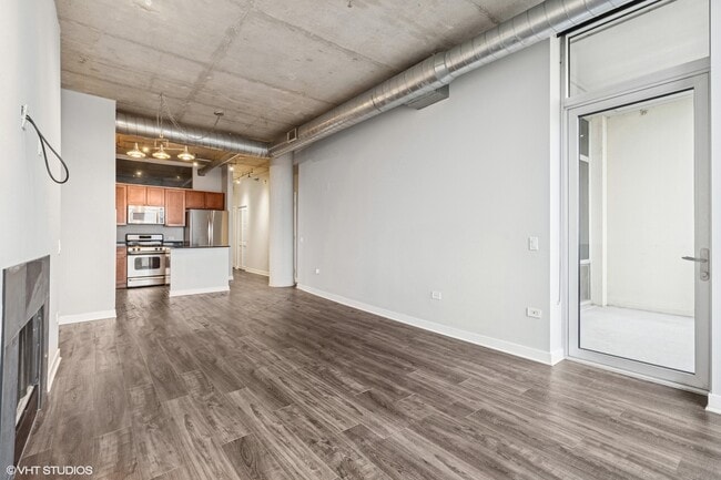 Building Photo - 720 N Larrabee St