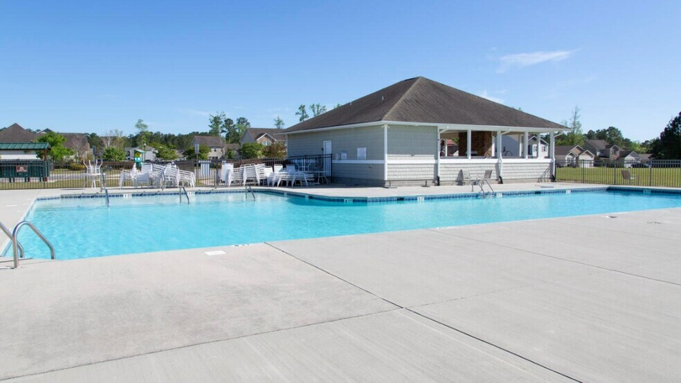 Access to community amenities including pool - 4162 High Glen Dr