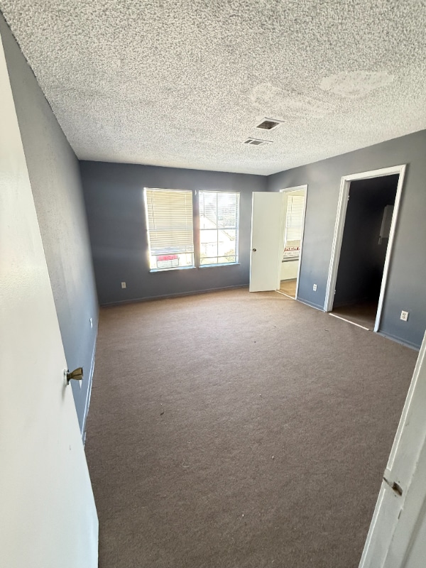 Building Photo - 7700 Creekbend Dr