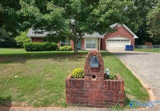 Building Photo - 116 Dawn Dr