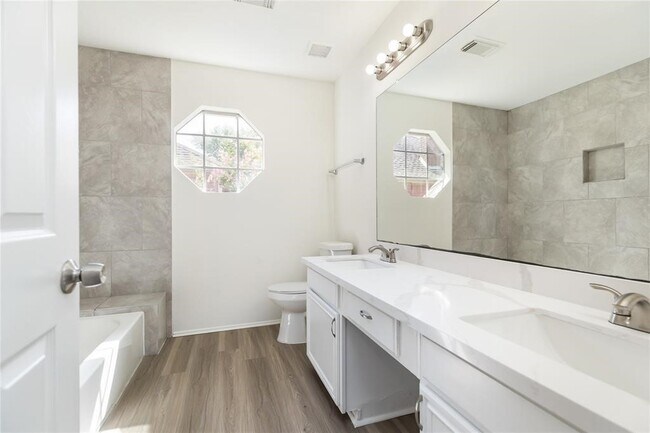 Building Photo - 9410 Calwood Cir