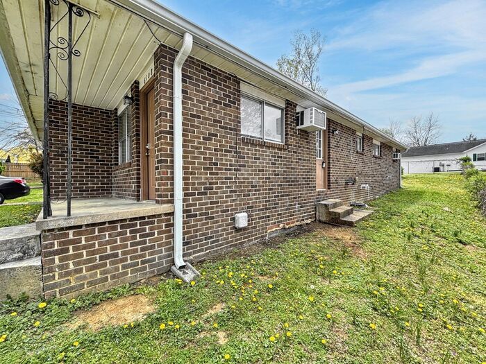 Primary Photo - 6108 Welworth Ave
