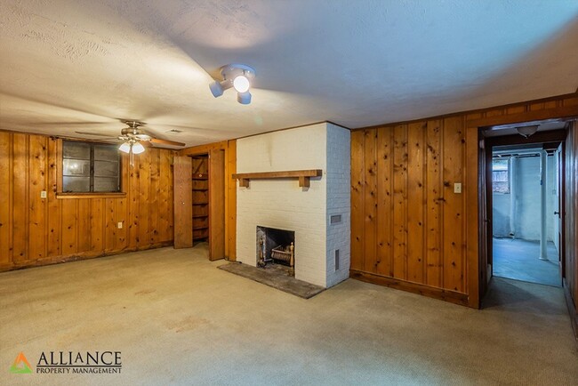 Building Photo - 360° VIRTUAL TOUR ~ Spacious home close to...