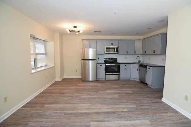 Building Photo - 151 NY-32 S