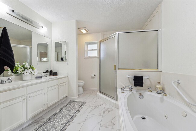 Building Photo - 711 Flower Field Ct