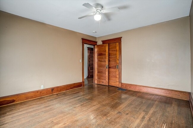 Building Photo - 908 E 31st St