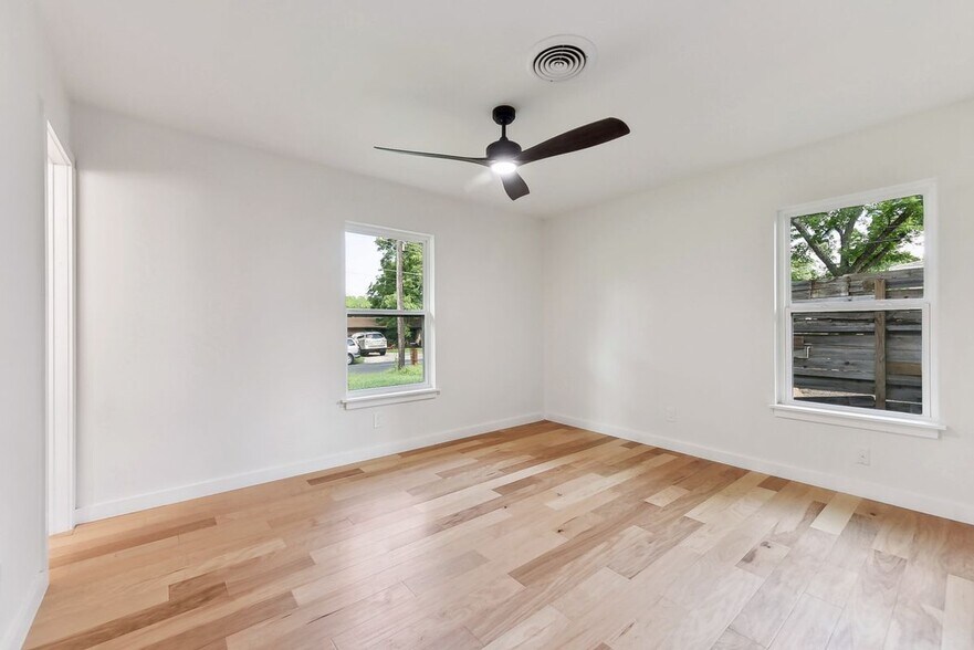 Building Photo - 11900 Dove Haven Dr