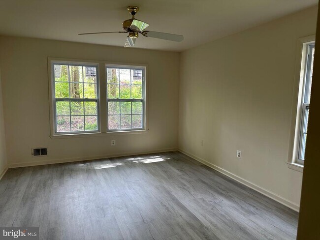 Building Photo - 106 Lassen Ct