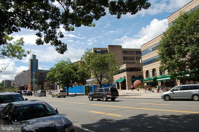 Building Photo - 3001 Veazey Terrace NW