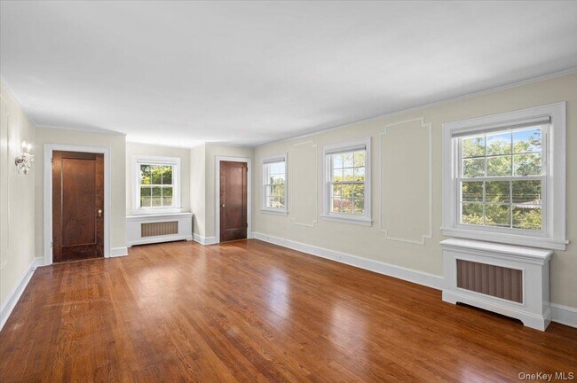 Building Photo - 98 Rose Hl Ave