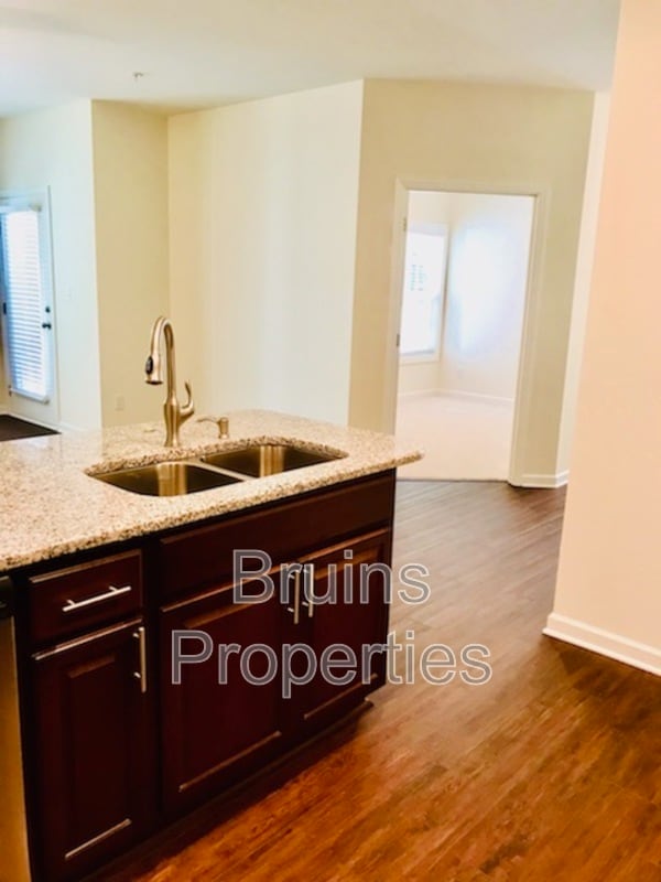 Building Photo - 2606 Pennoak Way