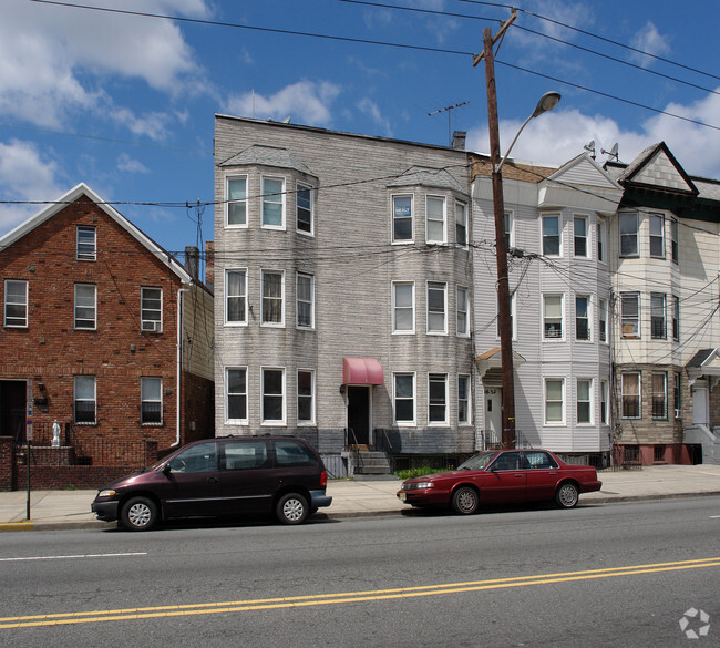 Primary Photo - 1631 John F Kennedy Blvd