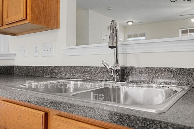 Building Photo - 7371 Laurel Valley Rd